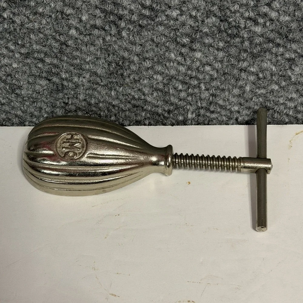 Handheld H M QUACKENBUSH METAL NUTCRACKER Turn-Screw T HANDLE